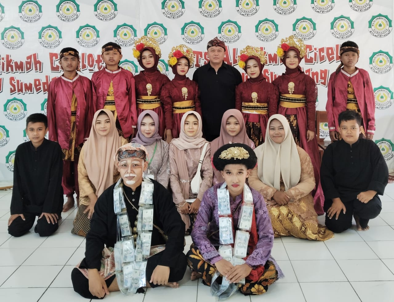 Kegiatan Kesenian Unggul di MTs Al-Hikmah Cicelot